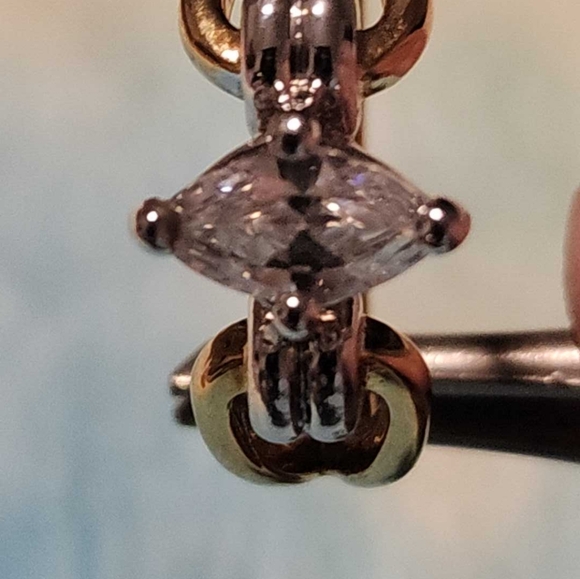 CZ pear shaped, yellow and white gold tone size 9 - Picture 3 of 7